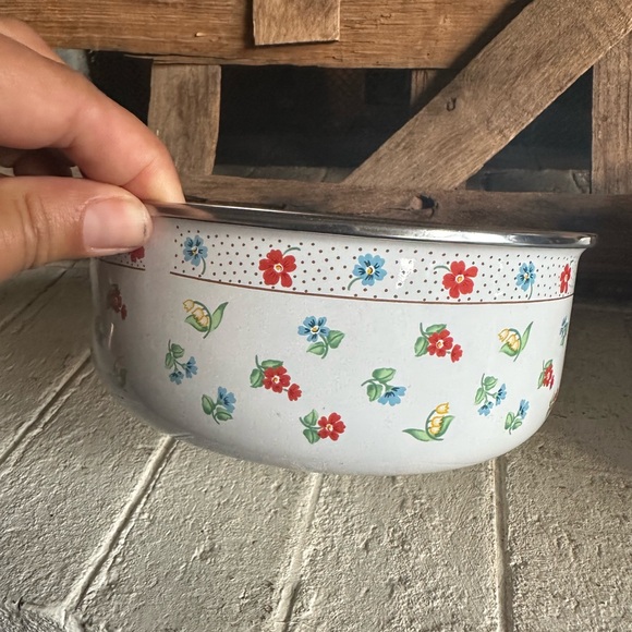 Vintage Enamel Nesting Mixing Bowls M. Kamenstein set of two (50) - Picture 2 of 9